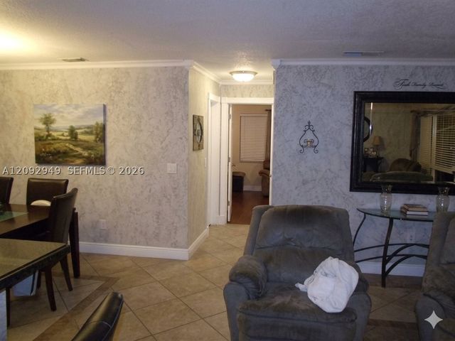 9470 NW 24th ST, Sunrise, FL 33322