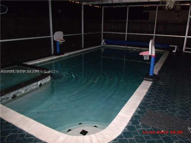 9470 NW 24th ST, Sunrise, FL 33322