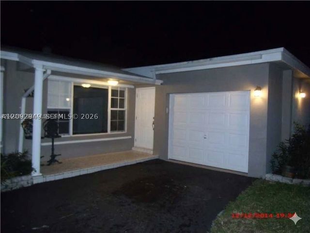 9470 NW 24th ST, Sunrise, FL 33322