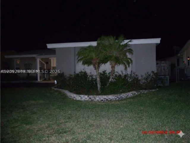 9470 NW 24th ST, Sunrise, FL 33322