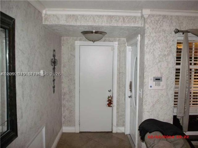 9470 NW 24th ST, Sunrise, FL 33322