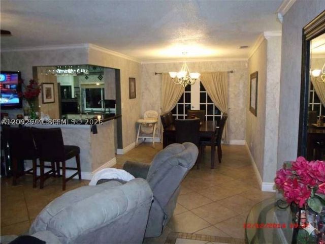 9470 NW 24th ST, Sunrise, FL 33322