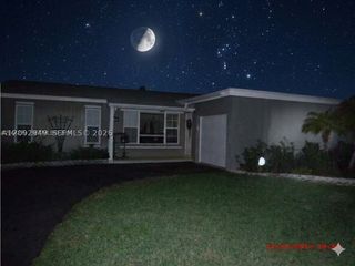 9470 NW 24th ST, Sunrise, FL 33322