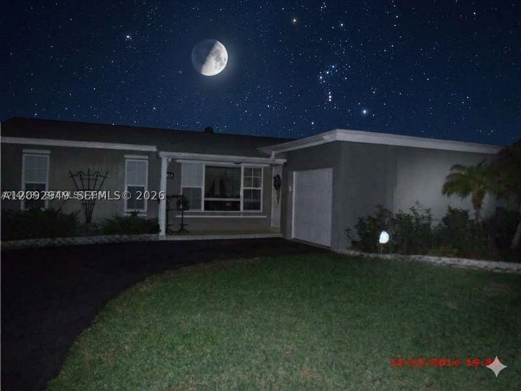 9470 NW 24th ST, Sunrise, FL 33322