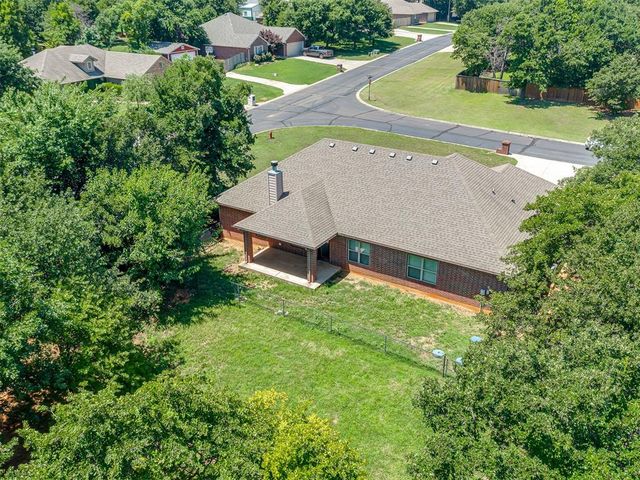 8624 Mallard Lane, Edmond, OK 73034