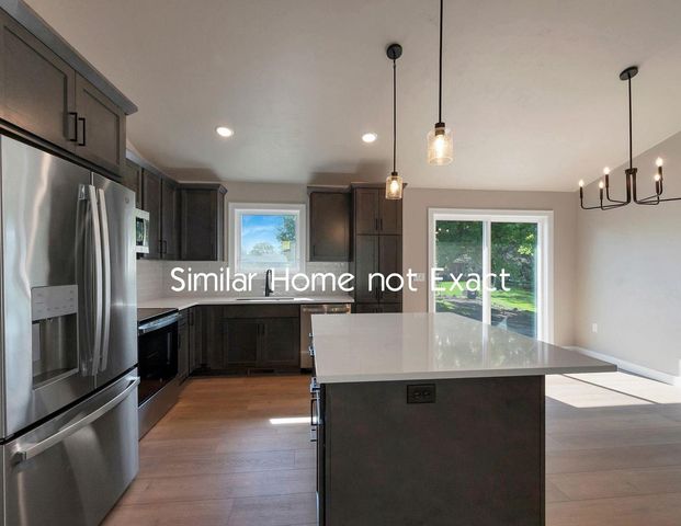 1411 HOFFMAN ROAD, Green Bay, WI 54311