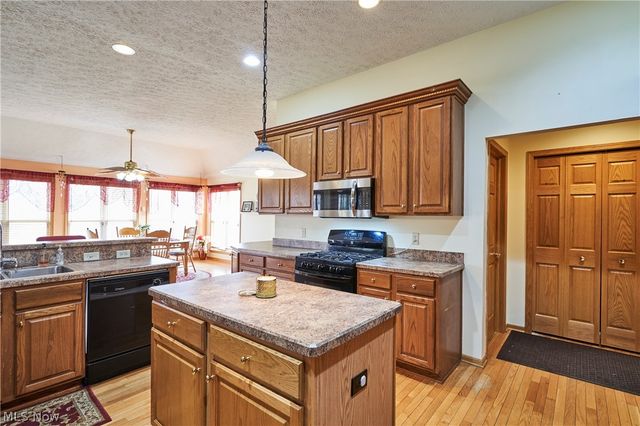 6318 Oak Point Estates, Lorain, OH 44053