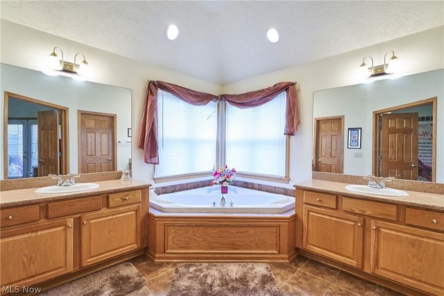 6318 Oak Point Estates, Lorain, OH 44053