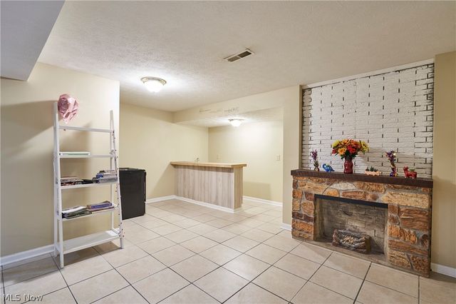 6318 Oak Point Estates, Lorain, OH 44053