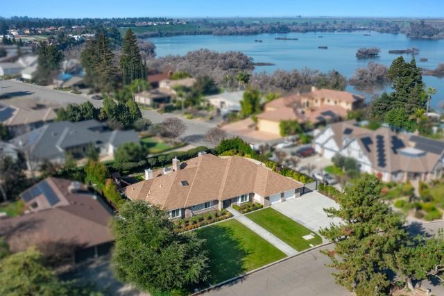 7271 N Gentry Avenue, Fresno, CA 93711