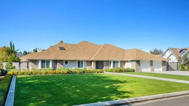 7271 N Gentry Avenue, Fresno, CA 93711