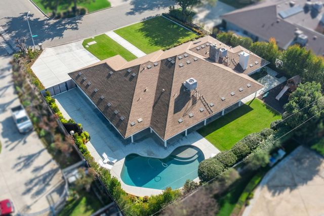 7271 N Gentry Avenue, Fresno, CA 93711