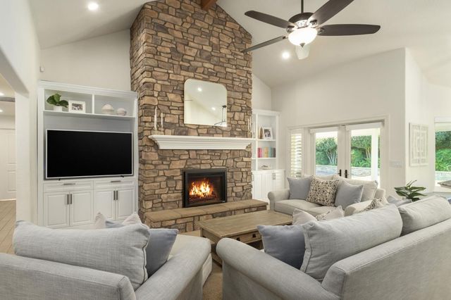 7271 N Gentry Avenue, Fresno, CA 93711