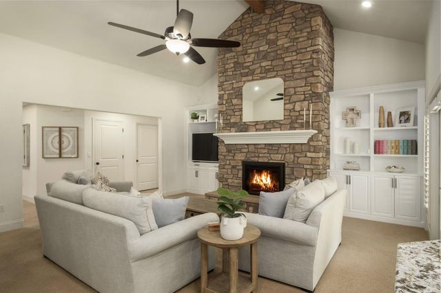 7271 N Gentry Avenue, Fresno, CA 93711