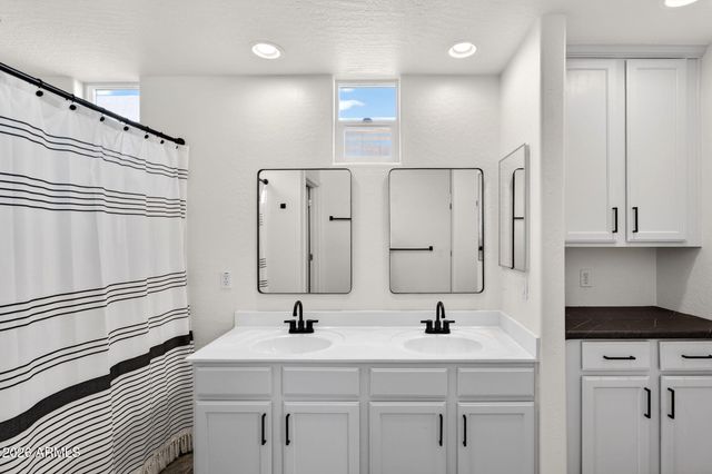 706 E WASHINGTON Street 124, Phoenix, AZ 85034