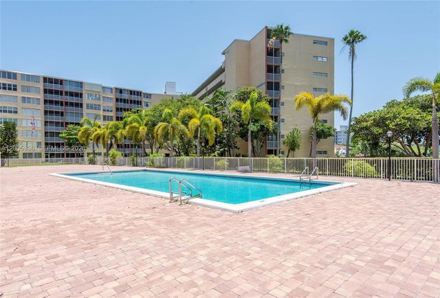 1750 NE 191st St 100-1, Miami, FL 33179