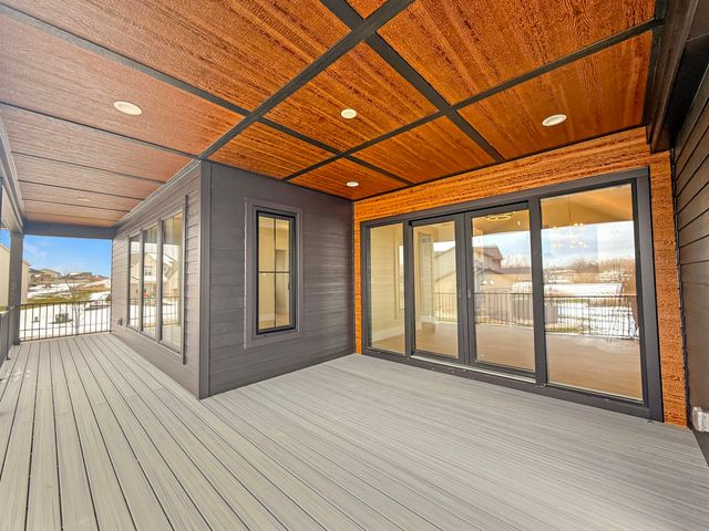 10102 Lakeview Drive, St. John, IN 46373