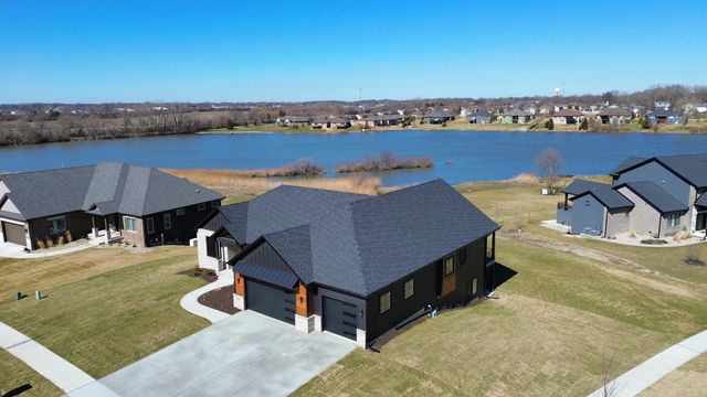 10102 Lakeview Drive, St. John, IN 46373