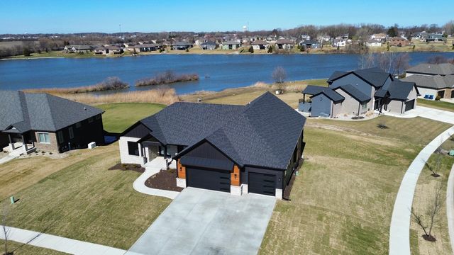 10102 Lakeview Drive, St. John, IN 46373