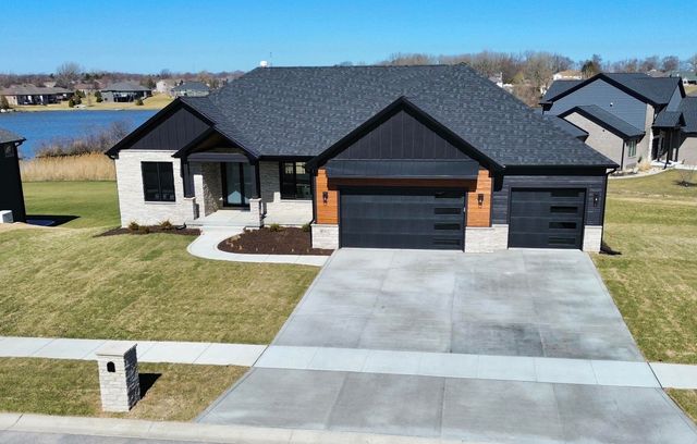 10102 Lakeview Drive, St. John, IN 46373