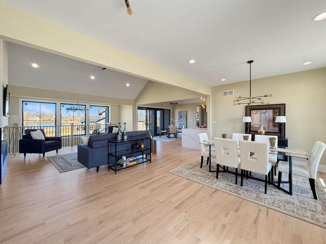 10102 Lakeview Drive, St. John, IN 46373