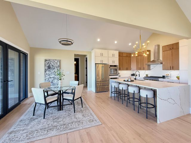 10102 Lakeview Drive, St. John, IN 46373