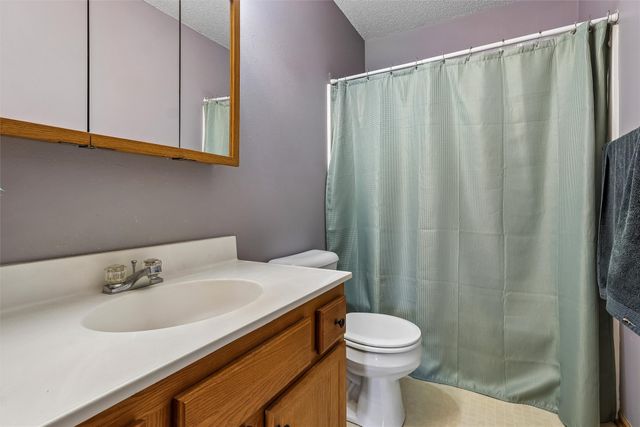 6129 Edwards Avenue, Des Moines, IA 50312