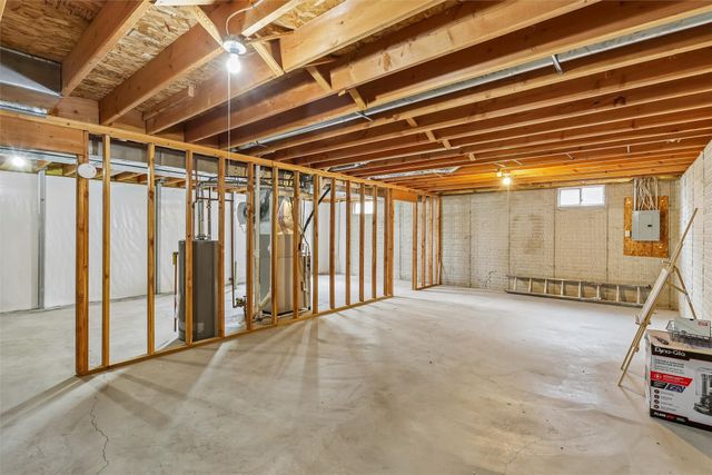 6129 Edwards Avenue, Des Moines, IA 50312