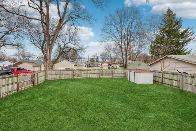 6129 Edwards Avenue, Des Moines, IA 50312