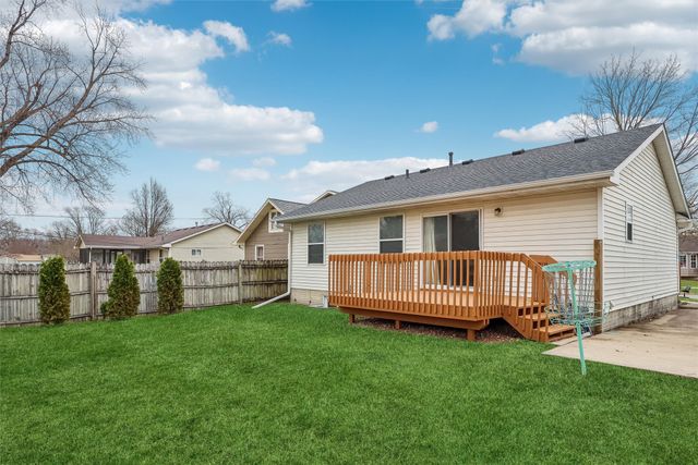 6129 Edwards Avenue, Des Moines, IA 50312