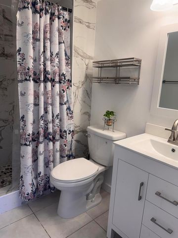 3178 Via Poinciana 303, Lake Worth, FL 33467