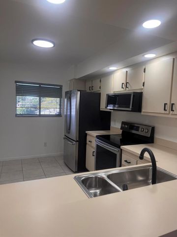 3178 Via Poinciana 303, Lake Worth, FL 33467