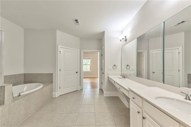 1642 Canopy Chase NE, Brookhaven, GA 30319