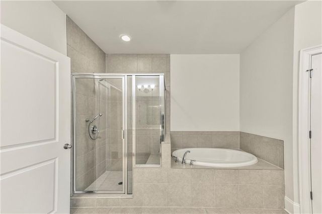 1642 Canopy Chase NE, Brookhaven, GA 30319