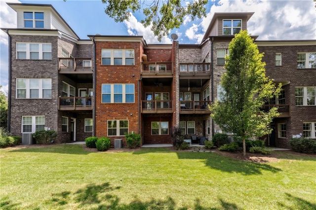 1642 Canopy Chase NE, Brookhaven, GA 30319