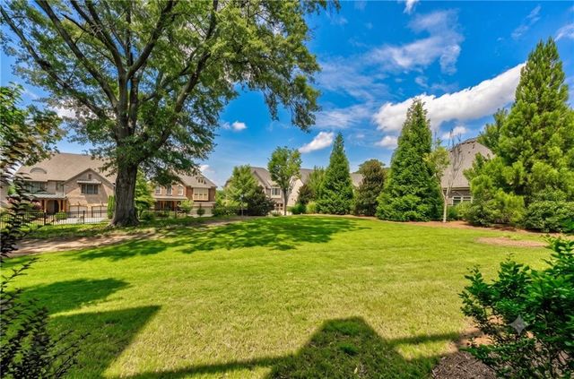1642 Canopy Chase NE, Brookhaven, GA 30319