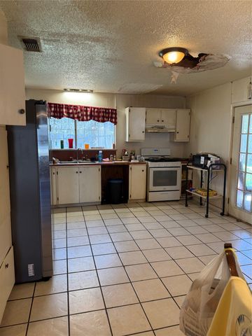 5303 Harvest LN, Austin, TX 78745