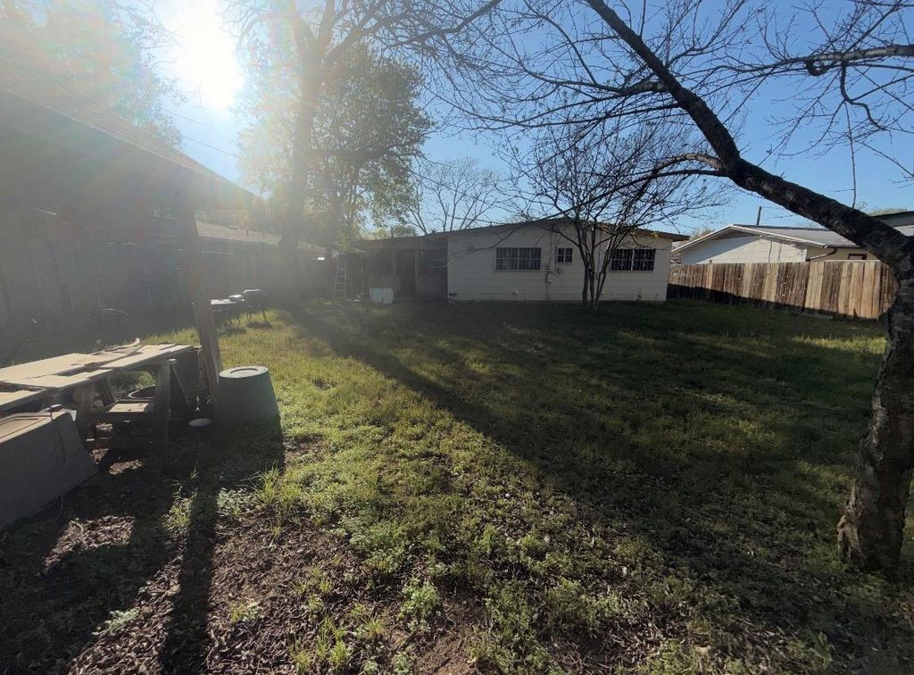 5303 Harvest LN, Austin, TX 78745