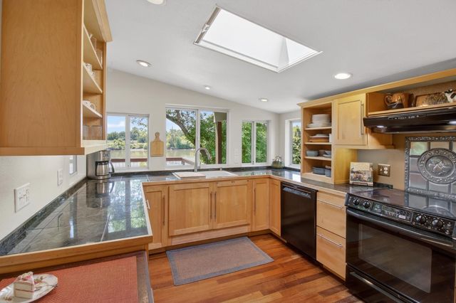 4625 Garden Hwy, Sacramento, CA 95837