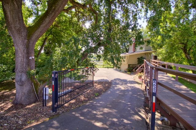 4625 Garden Hwy, Sacramento, CA 95837