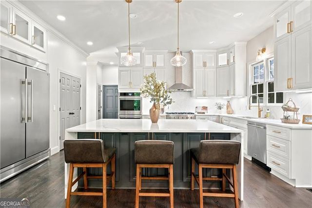 945 Waters Reach Court, Alpharetta, GA 30022