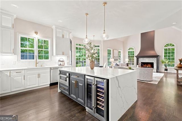 945 Waters Reach Court, Alpharetta, GA 30022