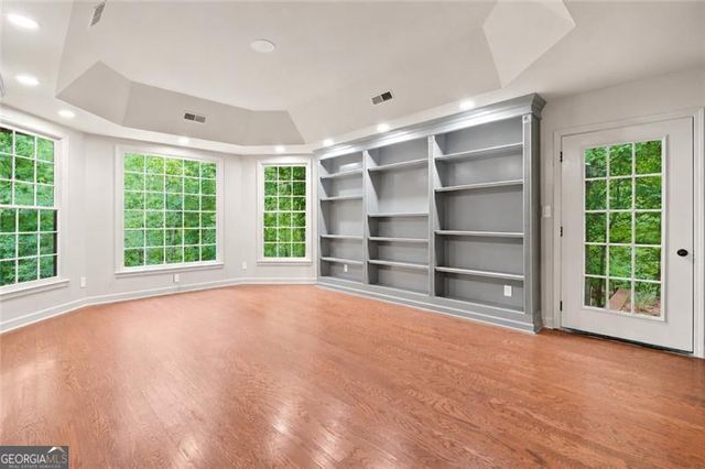 945 Waters Reach Court, Alpharetta, GA 30022