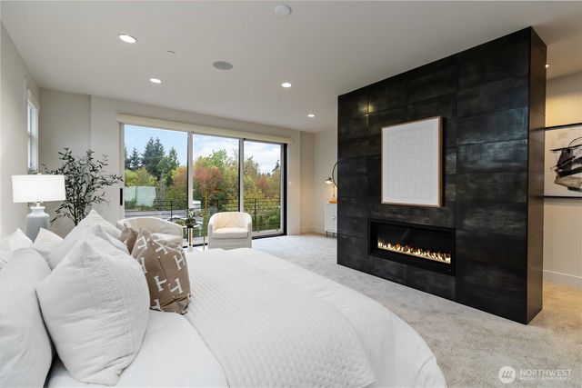 2627 78th Avenue NE, Medina, WA 98039