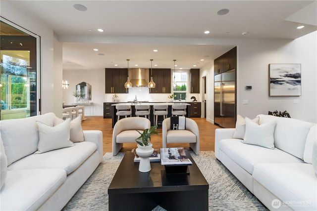 2627 78th Avenue NE, Medina, WA 98039