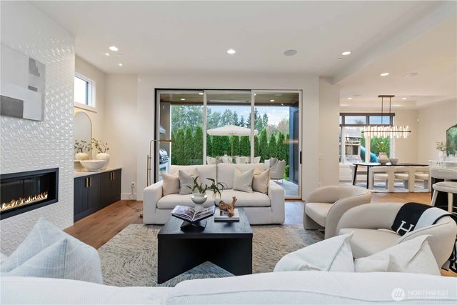 2627 78th Avenue NE, Medina, WA 98039