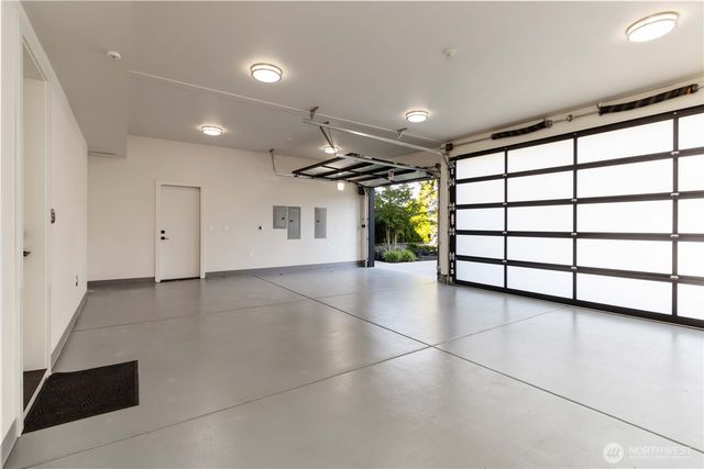 2627 78th Avenue NE, Medina, WA 98039