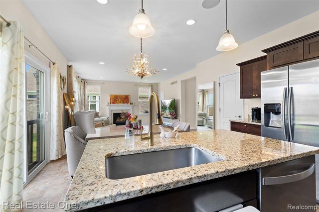 36950 Everett Drive, Westland, MI 48185