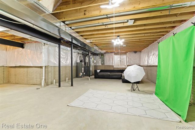 36950 Everett Drive, Westland, MI 48185