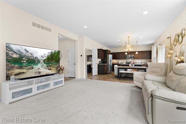 36950 Everett Drive, Westland, MI 48185